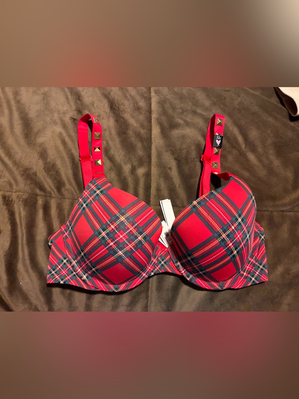 Victoria's Secret Red Plaid Underwire Bra with Stud Accents, 32C,T-shirt push-up